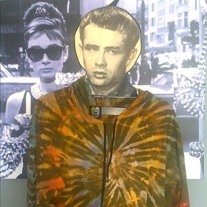 Line King original Tie-Dye Hoodie from
PeachFest Lrg EUC